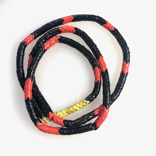Snake Black and Red 28 inch Strand